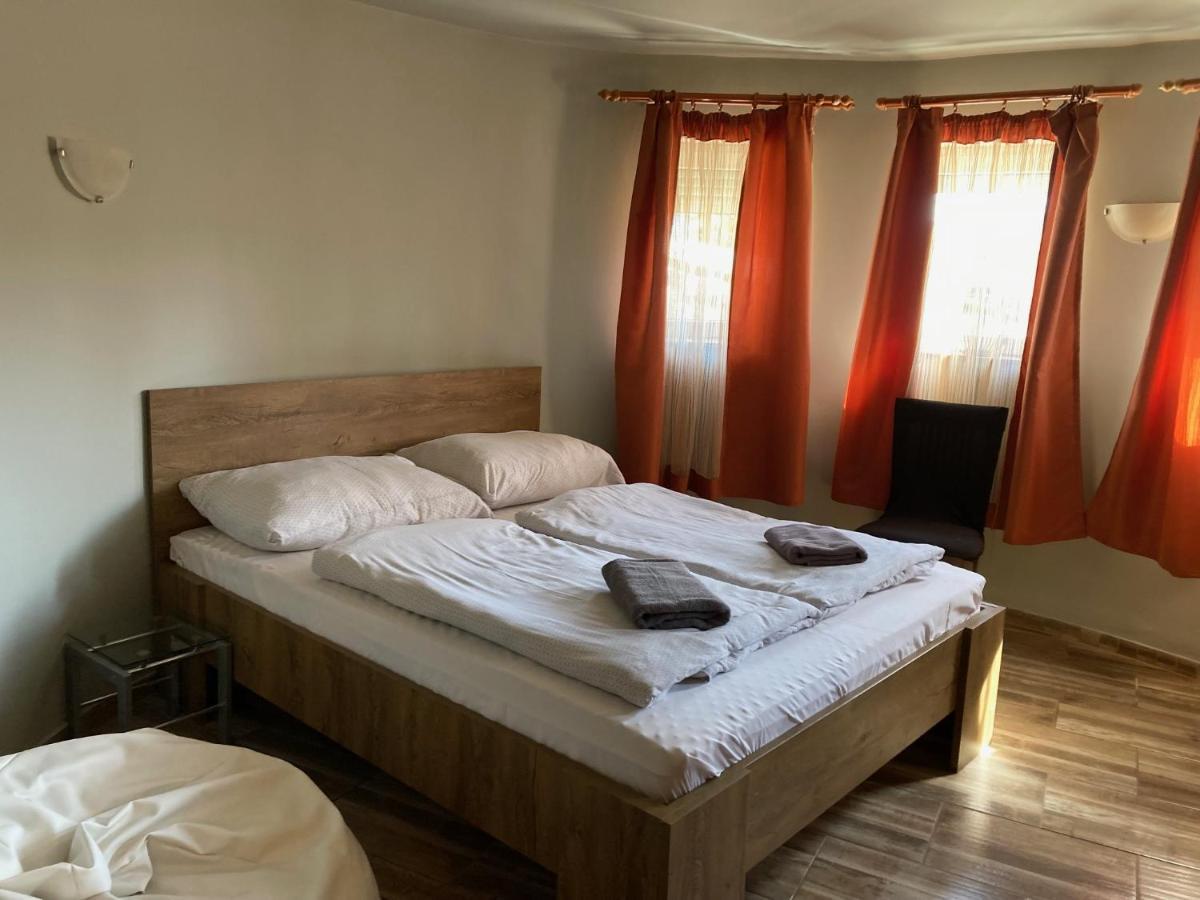 Villamerica Miskolc Esterno foto